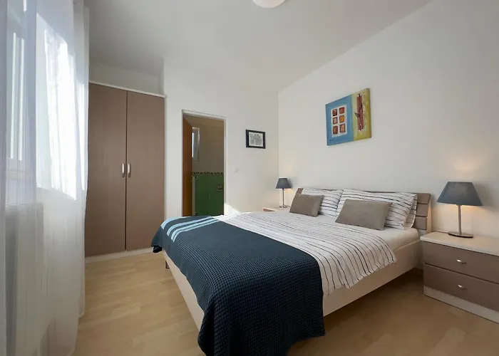 Stay In The Heart Of Porec - 50M To The Beach